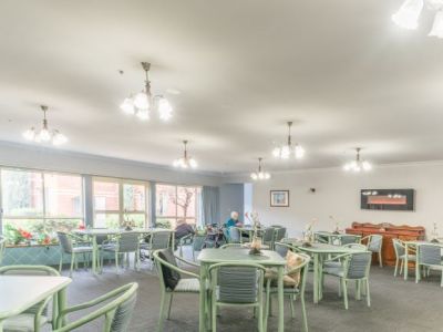 Pineview dining room 1